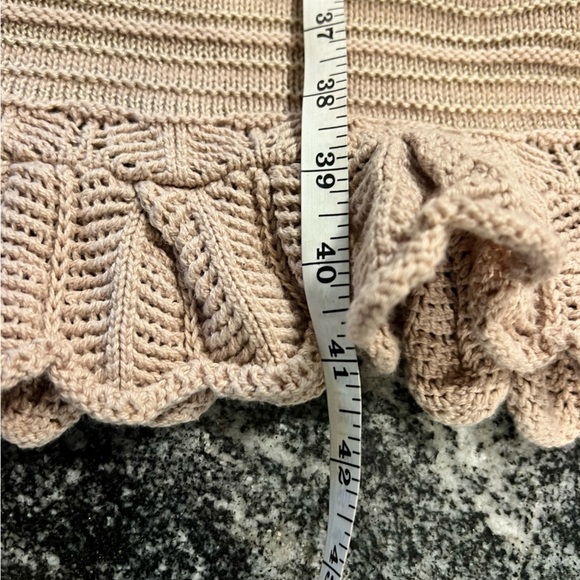 Freshman, Urban Outfitters Beige Crochet Style Cup Sleeves Dress with Ruffles - Picture 10 of 16